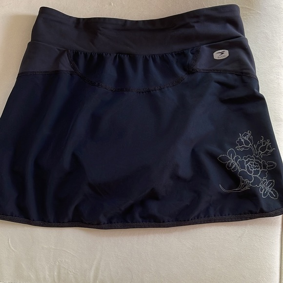 SUGOI’s RUBY PADDED SHORT CYCLING SKORT/SKIRT, women’s small - Picture 6 of 15
